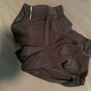 lululemon hotty hot low rise 2.5”